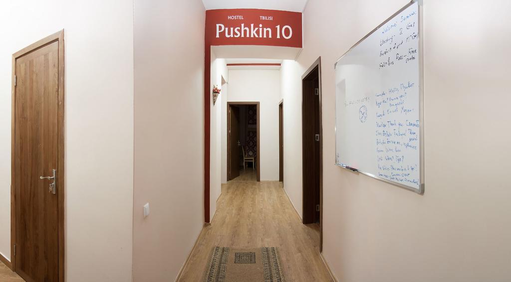 Pushkin 10 Hostel Tbilisi Bagian luar foto